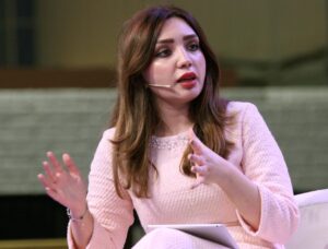الشاعرة إيناس فليب