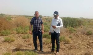 مفتش آثار وتراث ميسان في أحد مواقع التنقيب